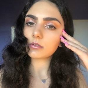 Meet your Posher, Dominique